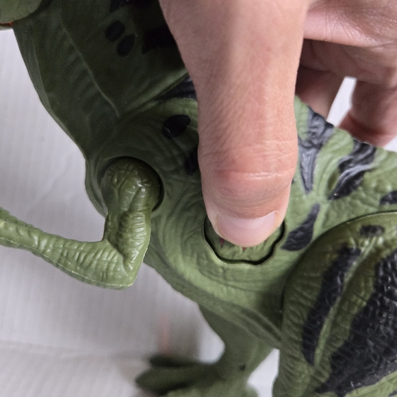 Roaring Tyrannosaurus Rex Red Light Up Eyes Jurassic Park Dinosaur Toy - Picture 6 of 9